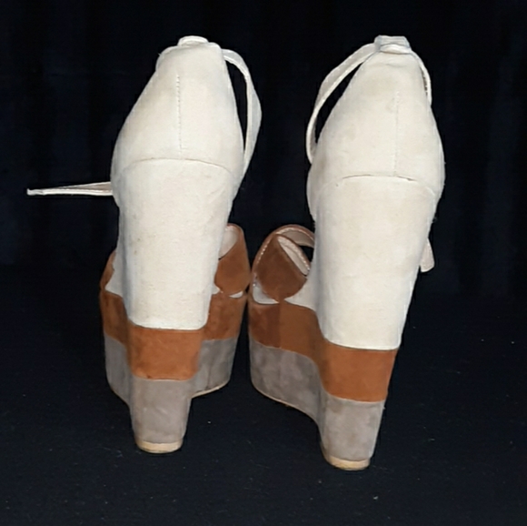 Shoes - Picture 3 of 6